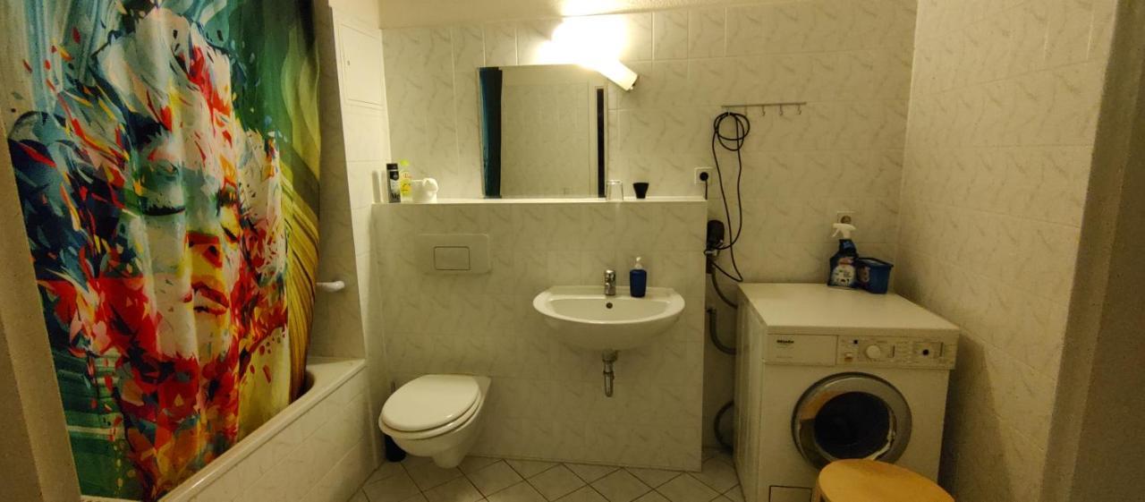 Zu Den Blauen Schwertern Apartment *